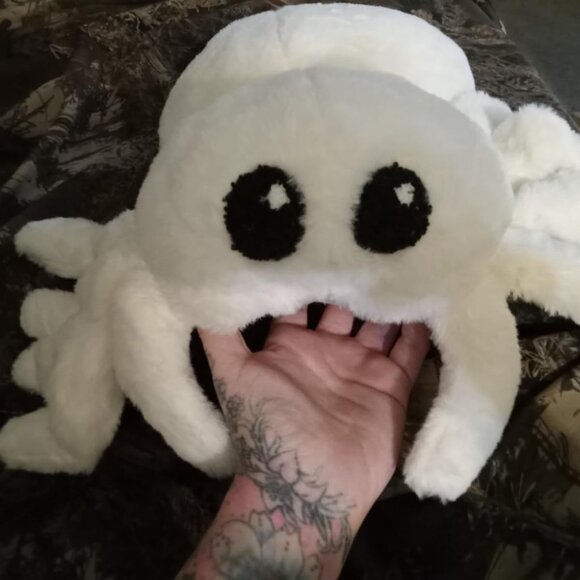 Happy Halloween Throw Pillow Faux Fur Tarantula Shaped Halloween Pillow - Picture 4 of 9